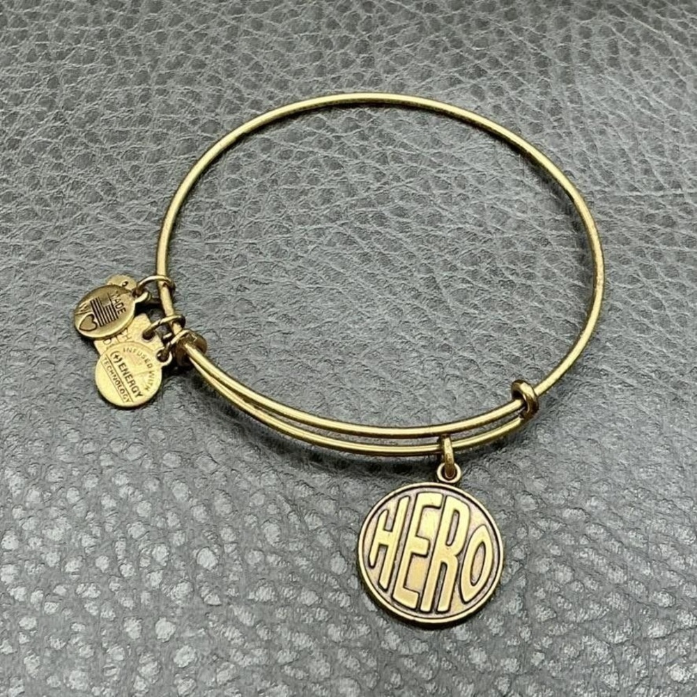 Alex And Ani Bracelet Gold Tone HERO Charm Bangle Womens 7 In Fashion Jewelry